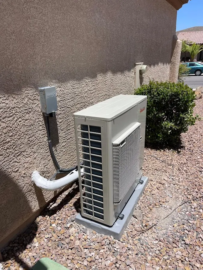 Residential air conditioning condenser unit in Hilliard